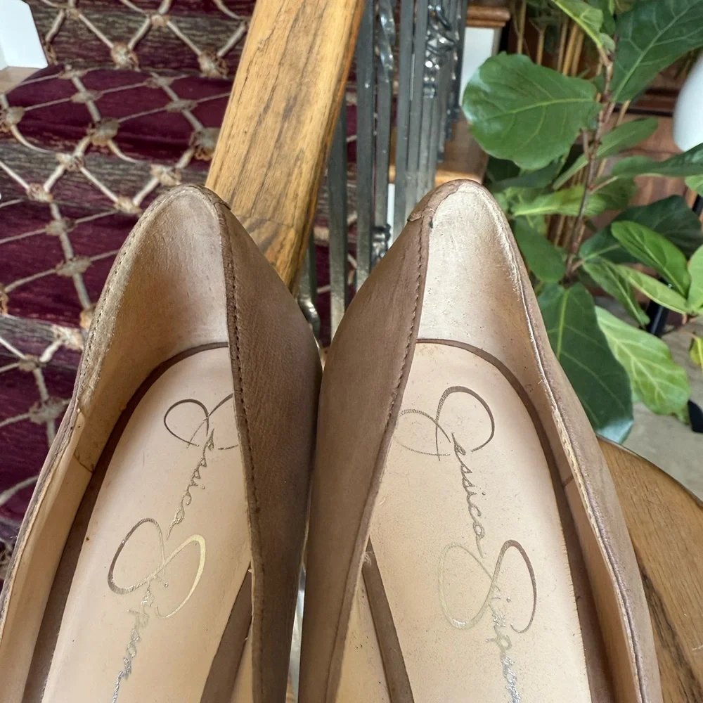 JESSICA SIMPSON ladies camel colored wedges 8 1/2 very good condition